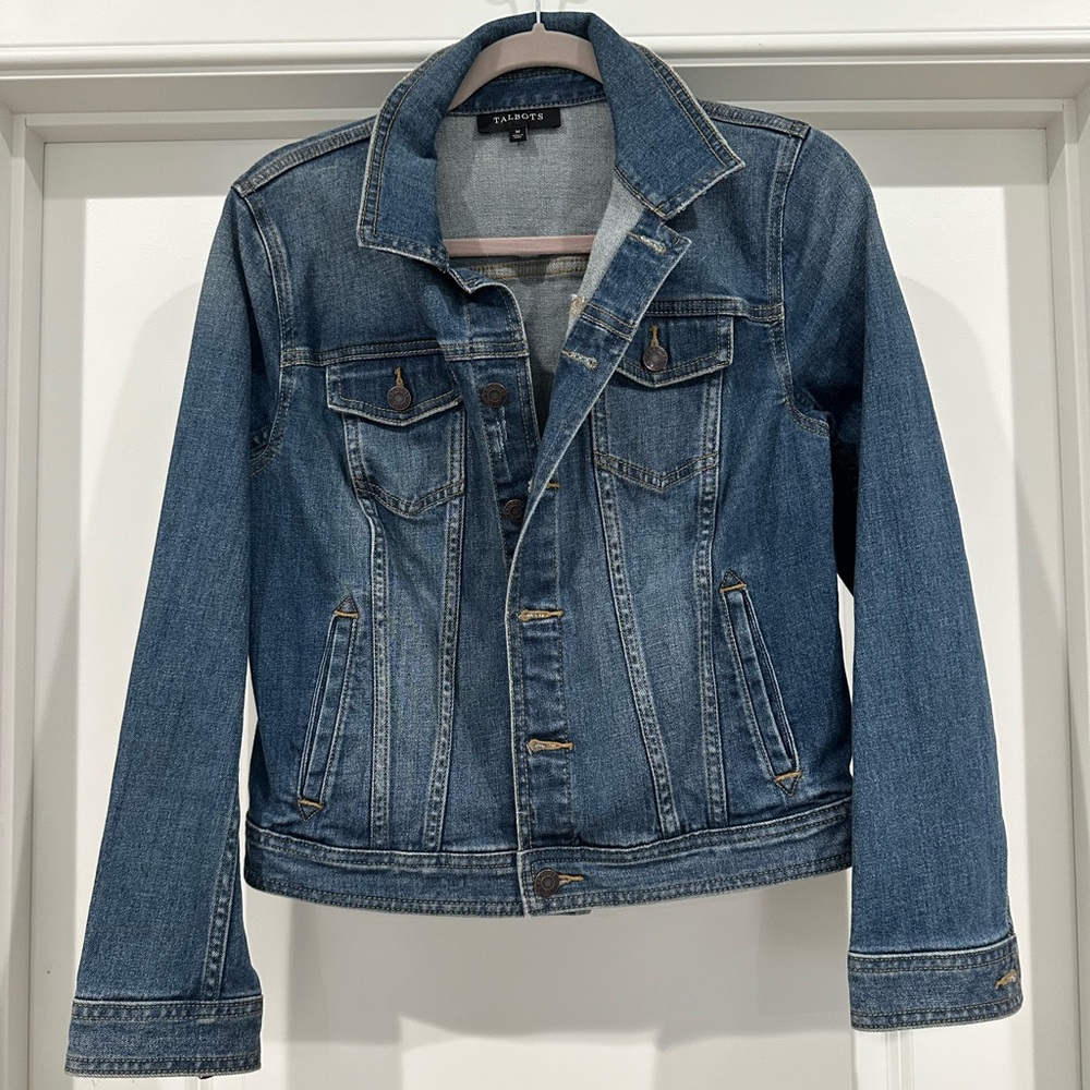 TALBOTS JEAN JACKET women’s size M blue denim trucker button up